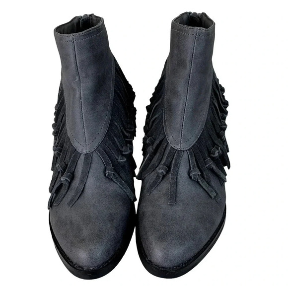 Sbicca Vintage Collection Women's Gray Fringe Ankle Boots Size 7 Faux Leather - Picture 3 of 16